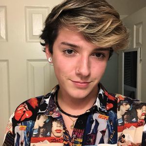 Meet your Posher, Dylan